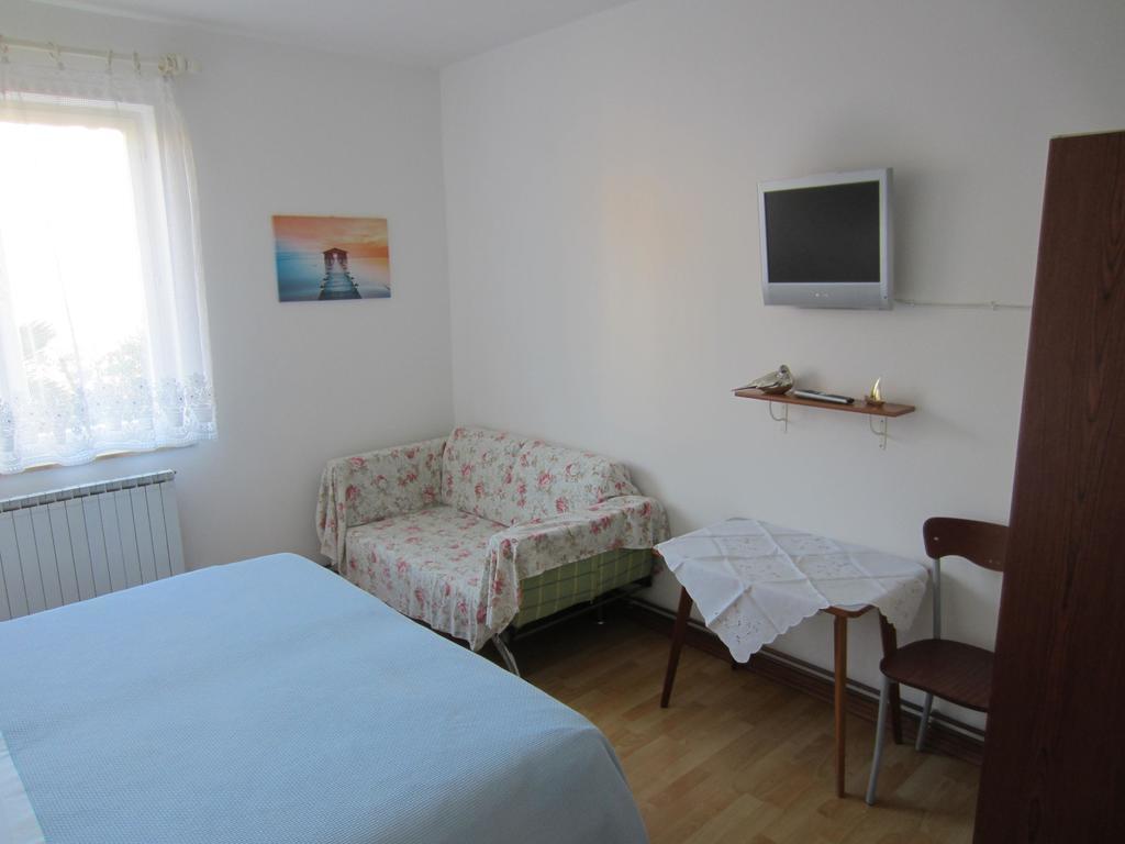 Guesthouse Leasol Lucija Exterior photo